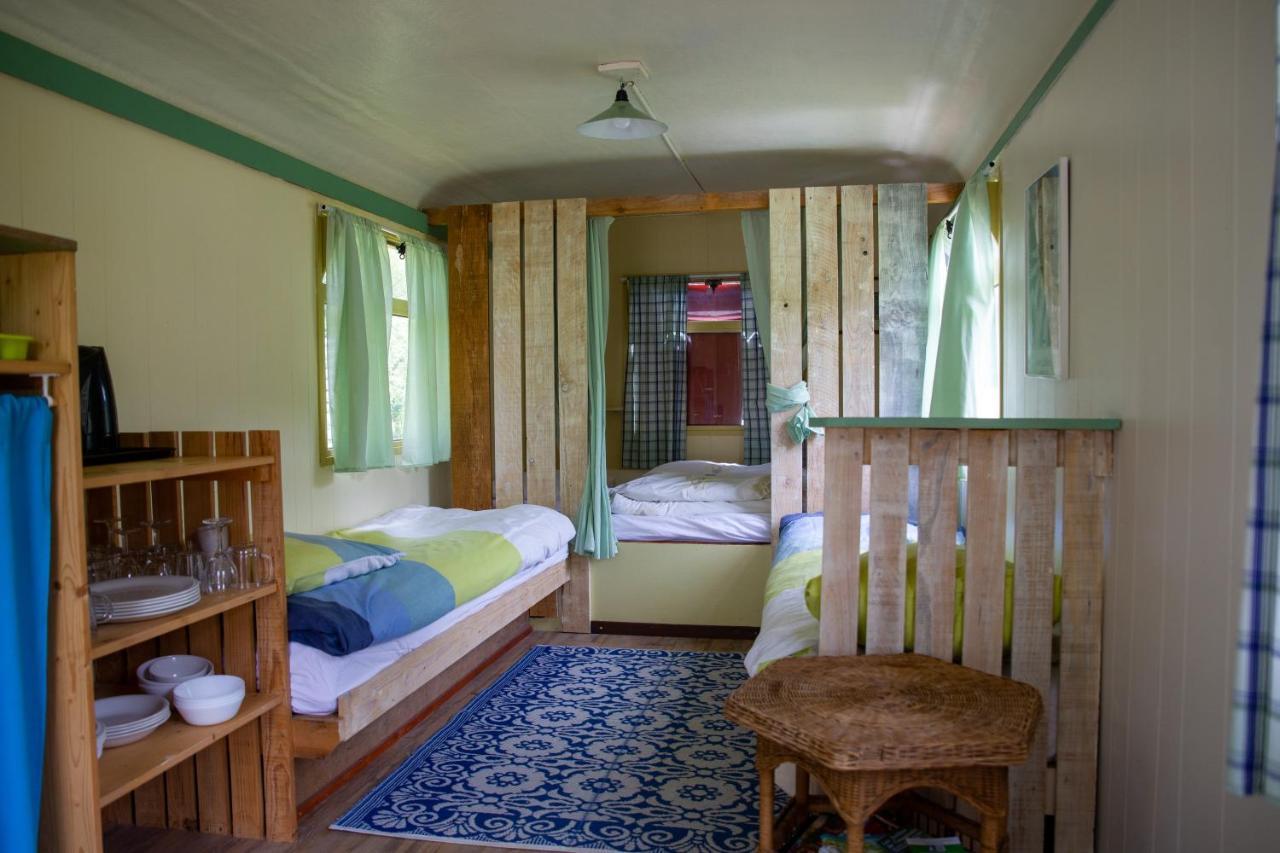 Hotel Le Bon Chemin Roulotte Sainte-Nathalène Esterno foto